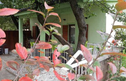 House in center of Gospic with big garden - Photo 36