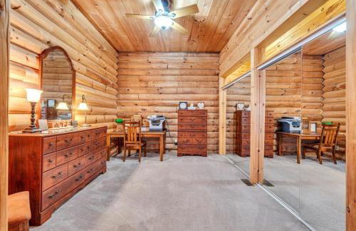 Liberty Pines - Lakefront Log Home, Swim Spa & Game Room - Photo 22