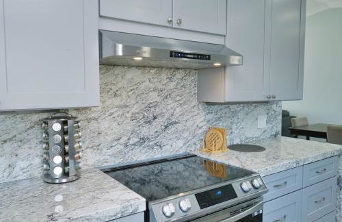 Renovated 5 Bd 3 Ba AC Private Deck Lawn - Foto 38