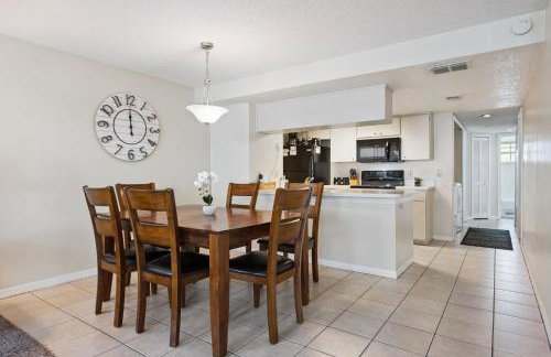 Near Disney! Pool and Hot Tub with Free Parking - Foto 5