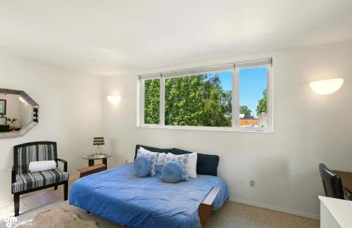Coastal Place - BEST location in Downtown! - Photo 33