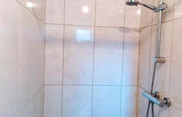 City centre B Apartment, parking, sleeps 6 - Foto 15