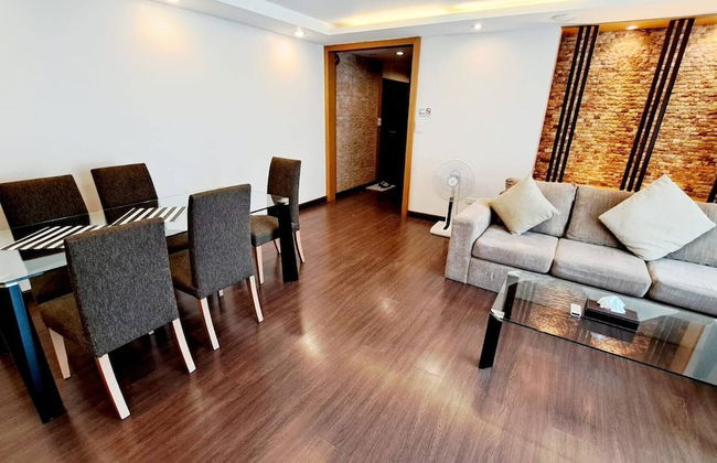 5B - 2 Bedroom Downtown Apartment With Shared Pool - Photo 10