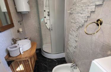 Rustic Home Maslenica - Photo 41