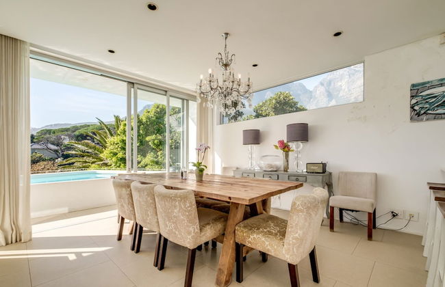 Six Bedroom Holiday Villa on Three Levels w Pool Silvertree - Foto 9