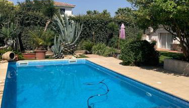 Studio Lumineux 2 adultes et 1enfant - Foto 2, sunbed, Garden view