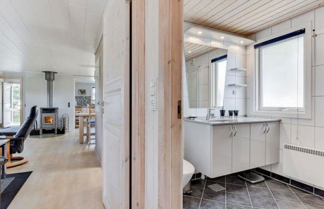 "Gudrid" - 500m from the sea - Foto 14