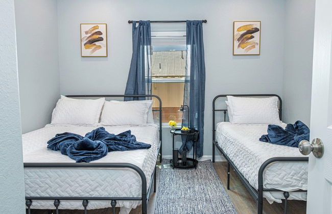 Heaven-sent Convenient 4br/ 3BA Near Downtown - Foto 10