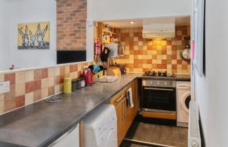 Contractors & Pets Welcome - Sleeps 1-4, less than 1 mile from M606, Ideal for Longer Stays - Foto 58