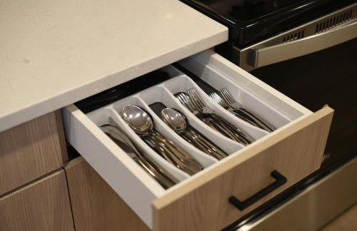 LUX Studio King Bed Free Parking Gym New - Foto 49