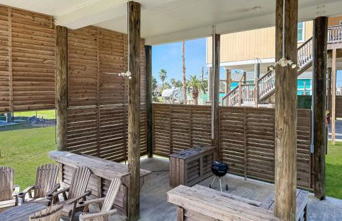 3BR Beach Retreat - Tiki Bar, Ocean Deck, Pet-Friendly & Sleeps 10 - Foto 3