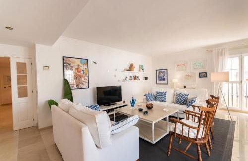 Apartment, front line beach, in Las Arenas, Bahía de Marbella - Photo 16