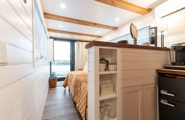 Deer Creek Tiny Container Home-12 Min to Magnolia - Foto 17