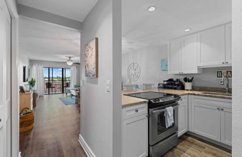 Siesta Paradise - Steps to Beach & Village - Pool - Photo 10