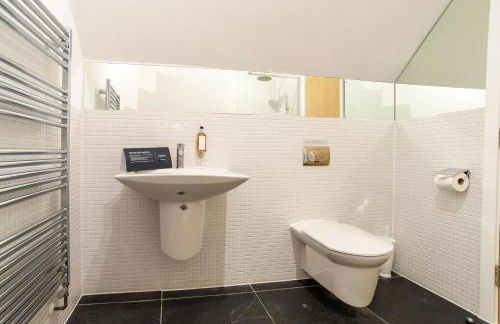 Trewhiddle Retreat V11 by Together Travel - Luxury 4-Bedroom Villa - Foto 36