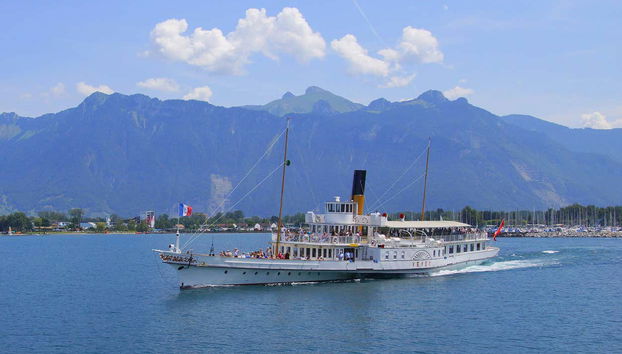 Les montagnes en fond