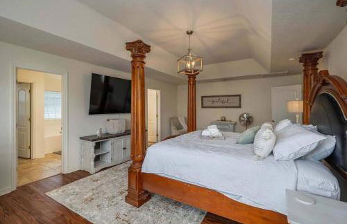 Fireside Hot Tub, King Bed Suite - Foto 13