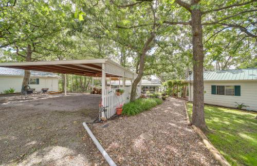 Lakefront Canadian Gem Fire Pit, Decks and Grills - Foto 32