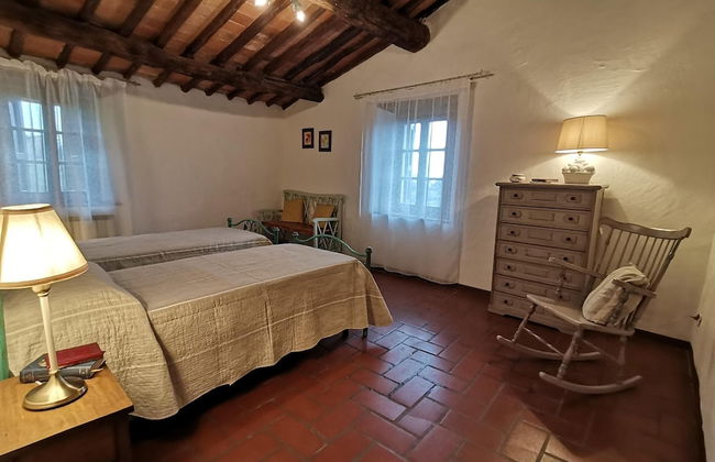 Farmhouse in Tuscany With Olive Grove Views - Foto 8