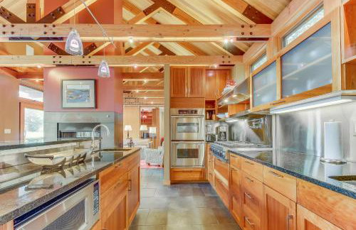 Fidalgo Island Waterfront Stunner - Photo 8