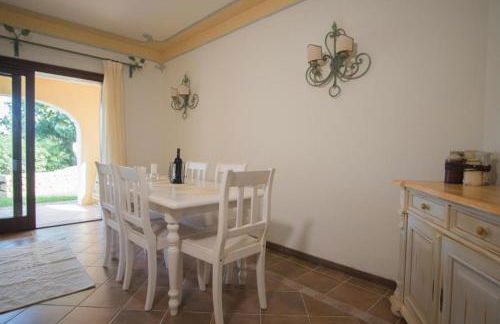 Beautiful Il Giardino degli Oleandri one bedroom Premium sleeps 4 - Foto 10