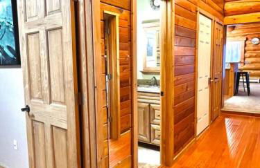 Tucked Away Timber Upper Suite - Foto 17