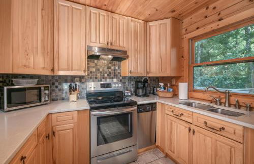 Spectacular Log Cabin Home 45 minutes to Asheville - Foto 10