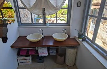 Hidden Gem with Sunset in the Aegean Sea, Two Traditional Homes in Ano Vathy, Samos - Foto 13