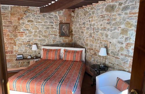 L'Umbrichella - casa vacanze in piccolo borgo medioevale - Foto 3