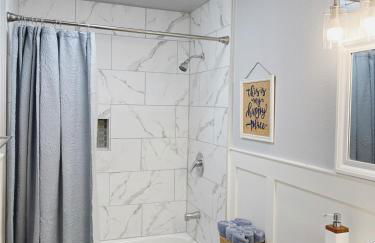 Bright & Quiet 1-Bed Condo with Balcony - Foto 19