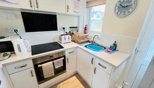 2 Bedroom Bungalow SV58, Seaview, Isle of Wight Free Wi-Fi - Foto 4, stove, pet friendly