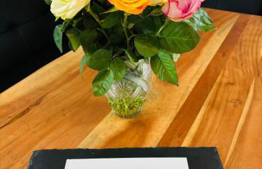 Zentrale Lage, kostenlos Parken, ideal für Pendler, Kinder und Haustiere willkommen!! - Photo 9