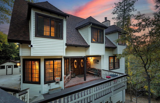 Dream Catcher by Avantstay Deck, Fire Pit, Movie Theater, Game Garage - Foto 8