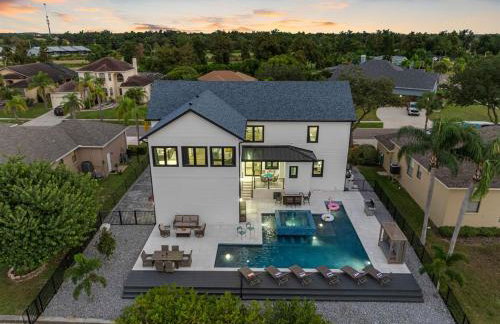 2 Million Villa Heated Pool w Luxury Spa 6BR & 6BR Waterfront by Canal - Foto 14