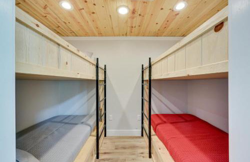 Riverfront Caddo Shack Home with Views and Fire Pit - Foto 22