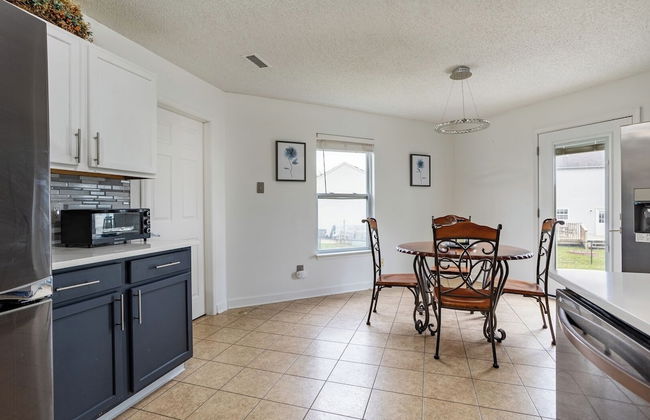 Spacious 4BR Home With Pool in Indianapolis - Foto 56