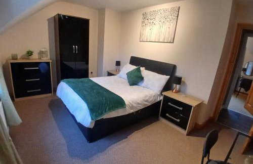 Oaktree Manor - BBQ, games rooms and pet friendly - Photo 16