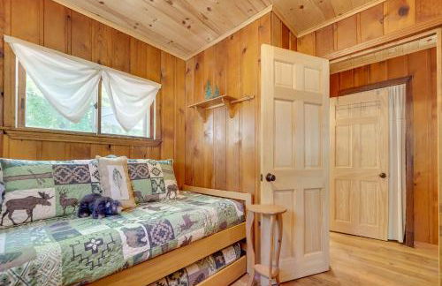 Walk to Lakefront! Cabin 21 Mi to Boyne Mtn Resort - Foto 11