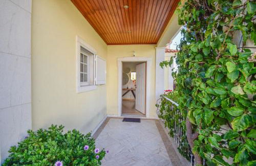 Spacious 4-Bedroom Villa with Private Heated Pool in Quinta da Beloura Sintra Ideal for Families & Long Stays - Foto 2