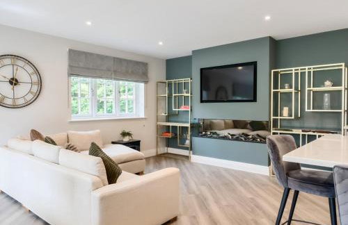 Large Comfortable & Private Home in Fetcham - Pass the Keys - Foto 2