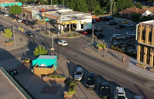 Cozy Downtown Escape With Full Kitchen 32A - Photo 8