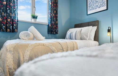 Stylish 4-Bedroom Townhouse with two large parking spaces and superfast Wi-Fi - Photo 31