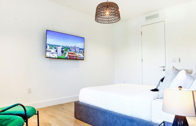 The Modernista 2 - Large Townhome With Pool - Foto 43