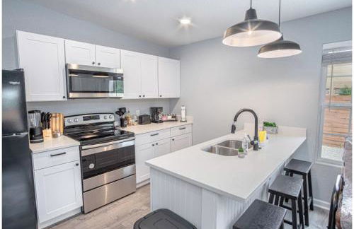 Cozy and Lovely 2BR 1BA Apt#b Near Lively Downtown - Foto 12