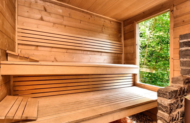 Beautiful, Modern House With Stunning Views, hot tub and Sauna in Green Surroundings - Photo 26