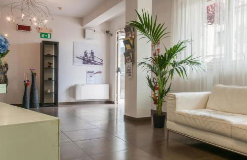 Residence Art - Photo 12