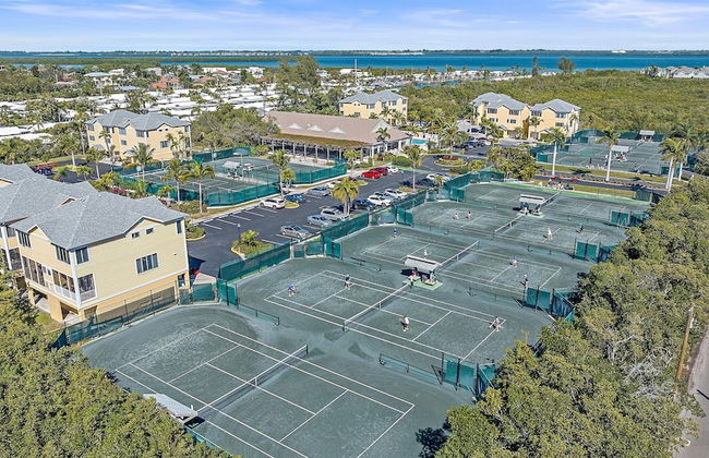 Sunshine Cottage At Cedars 2 Bedroom Condo by RedAwning - Foto 28