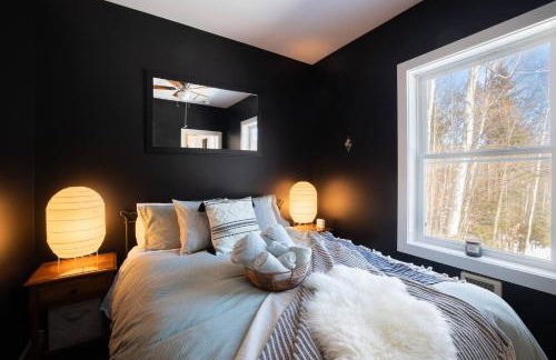 Dreamy Artist Chalet in Secluded Historic Village - Photo 34