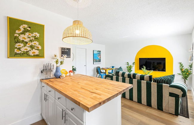 Lovely 2 BR Condo in Sailboat Bend - Photo 6