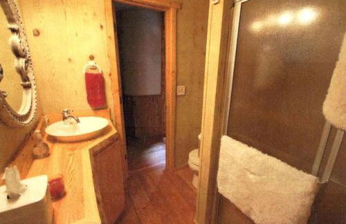 Unique Riverside Vacation Rental Perfect for Events in the Flathead National Forest, Montana - Foto 6